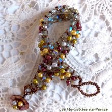 Bracelet Boutons nacrées avec des perles nacrées en verre et des facettes